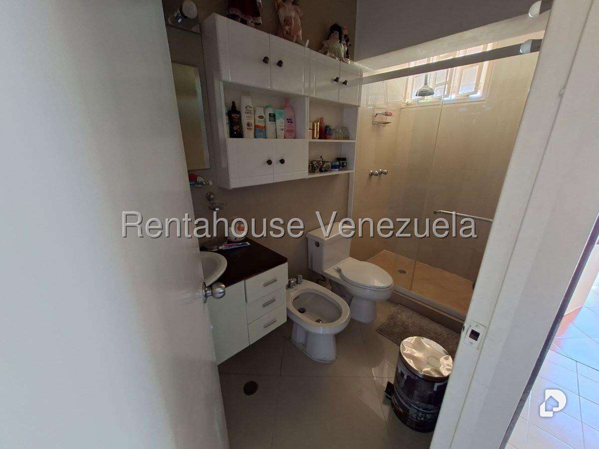 Casa en Cerro Verde, Caracas – 27