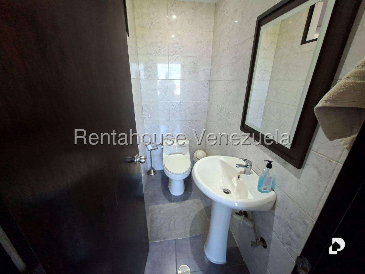 Casa en Cerro Verde, Caracas – 72