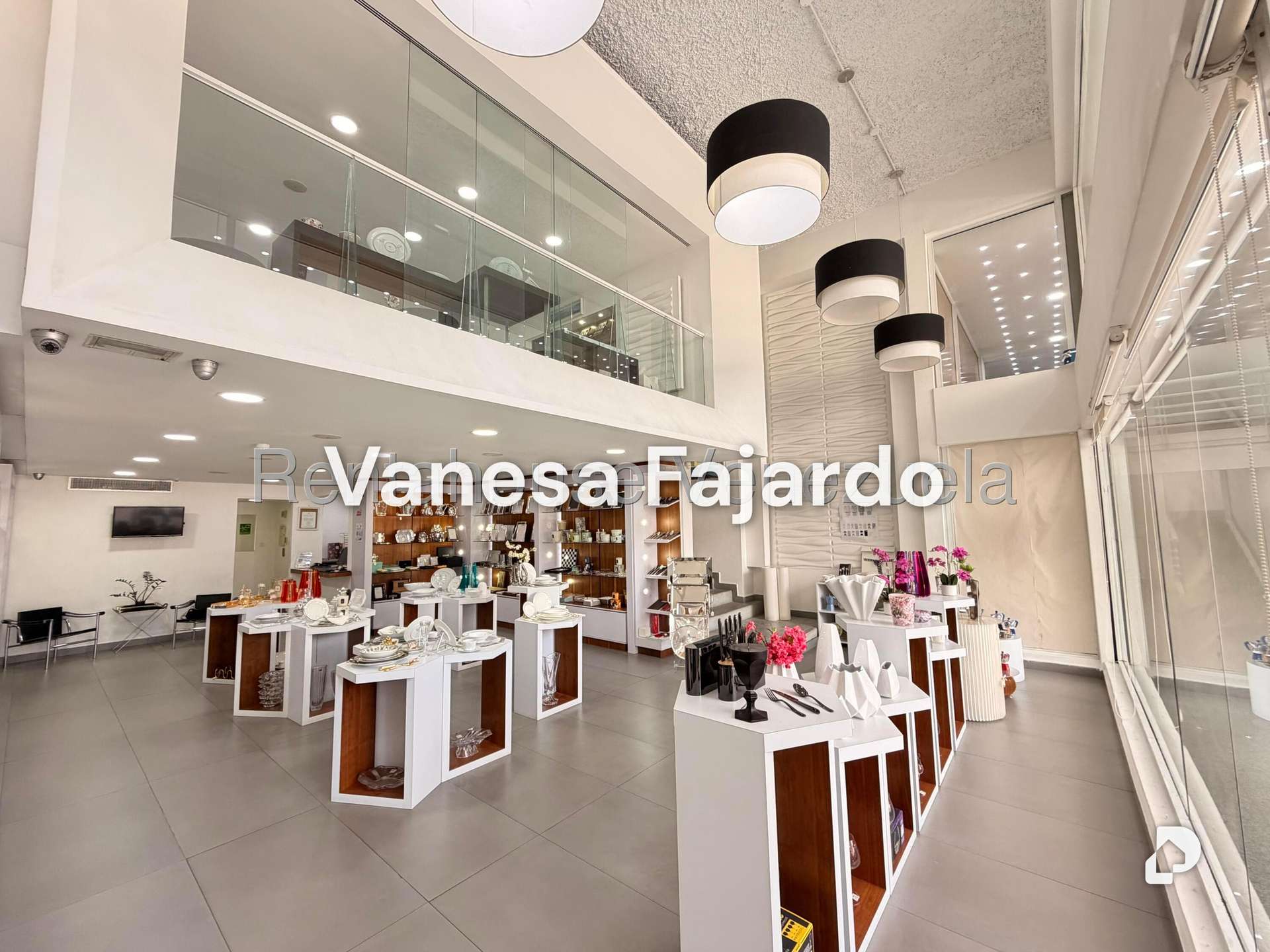Local comercial en Las Mercedes, Caracas – 19