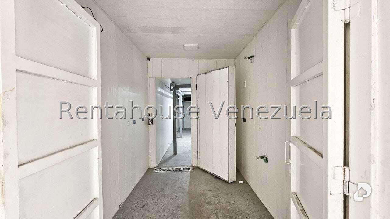 Edificio en La Florida, Caracas – 12