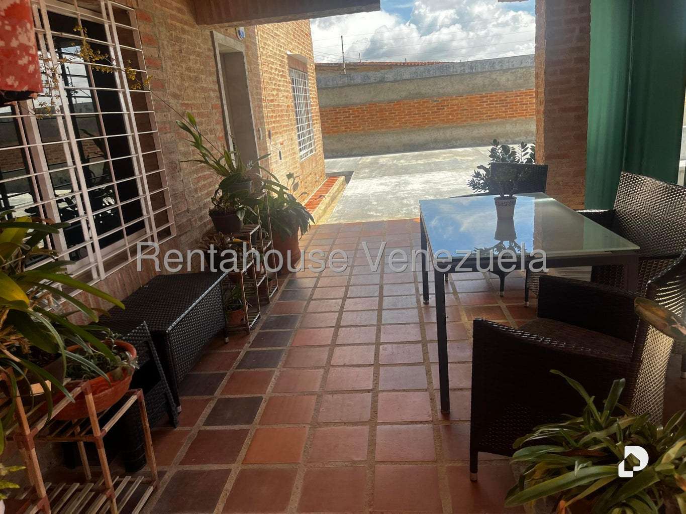 Casa en Oripoto, Caracas – 57