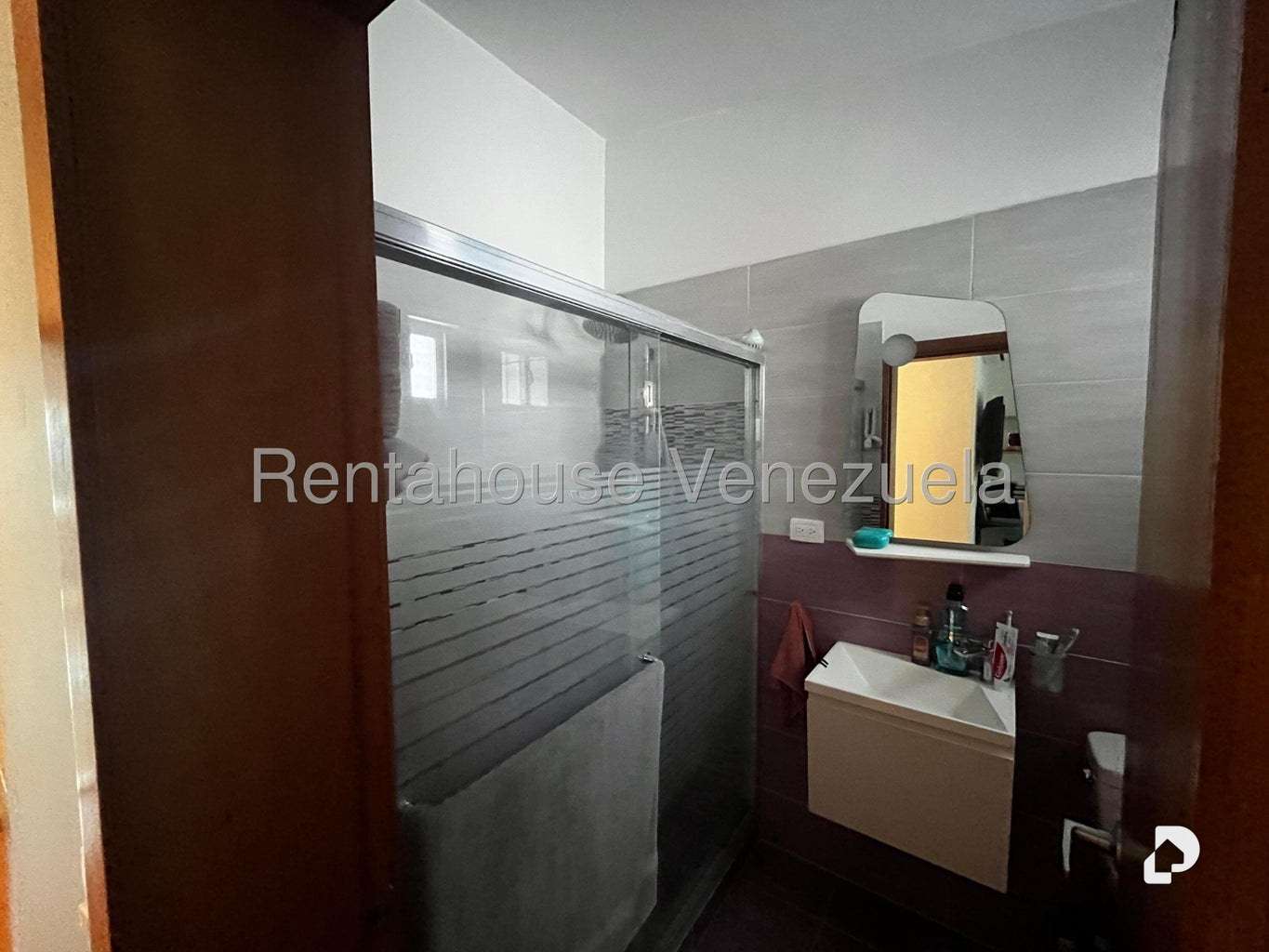Casa en Oripoto, Caracas – 33