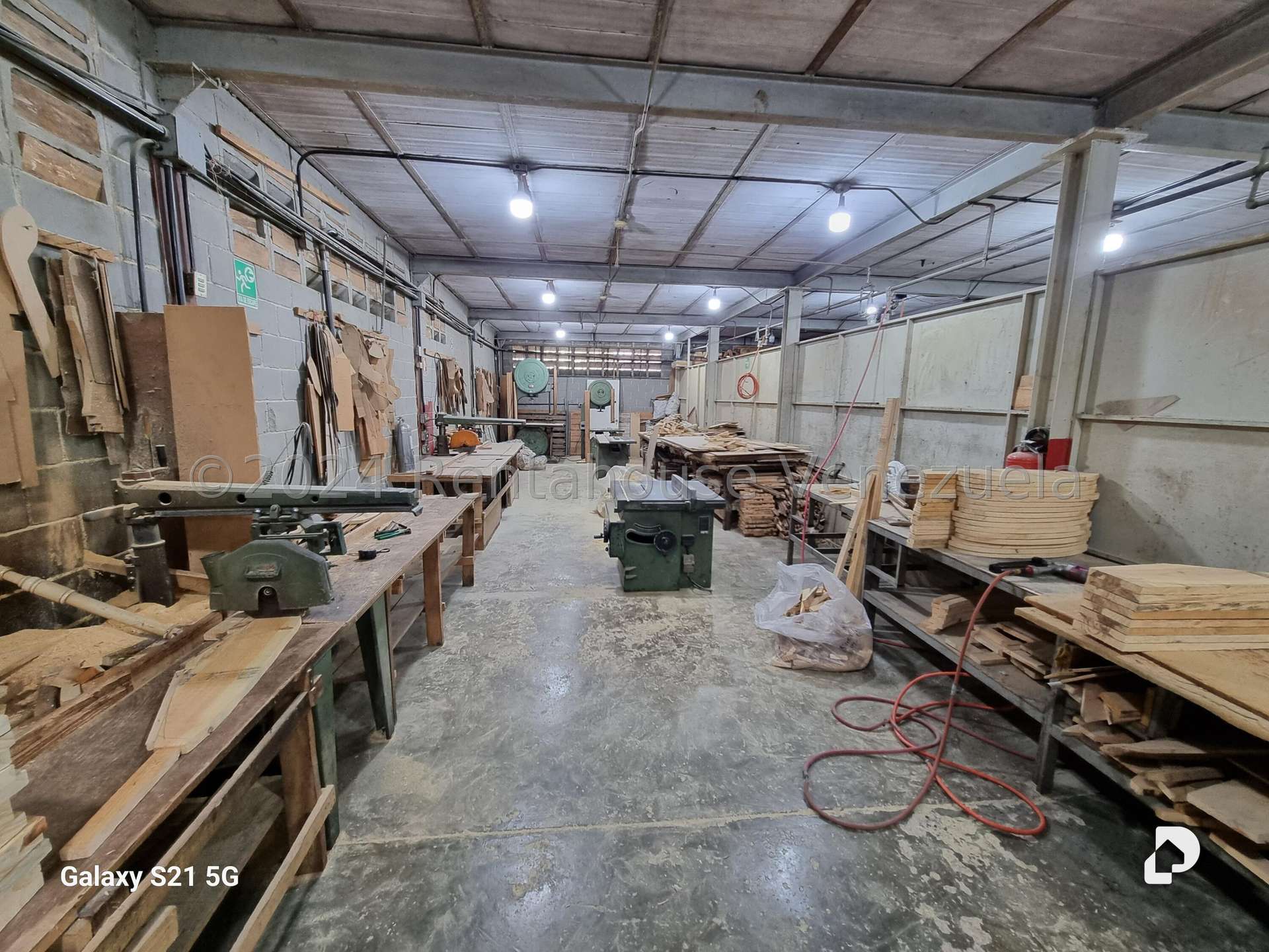 Local comercial en Los Rosales, Caracas – 25