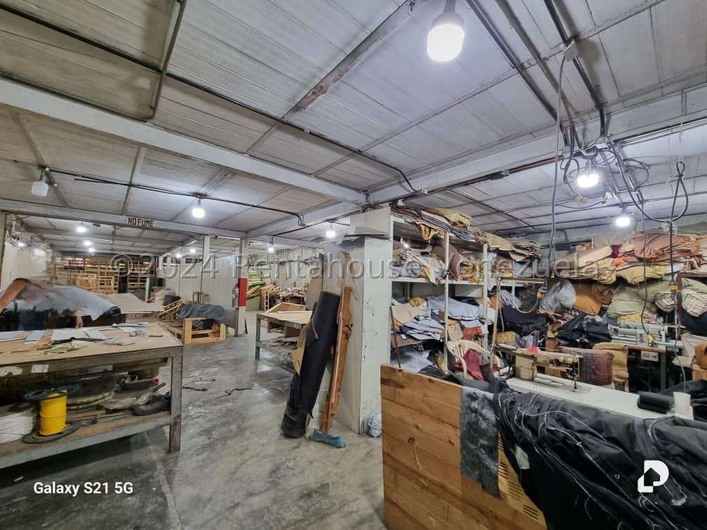 Local comercial en Los Rosales, Caracas – 30