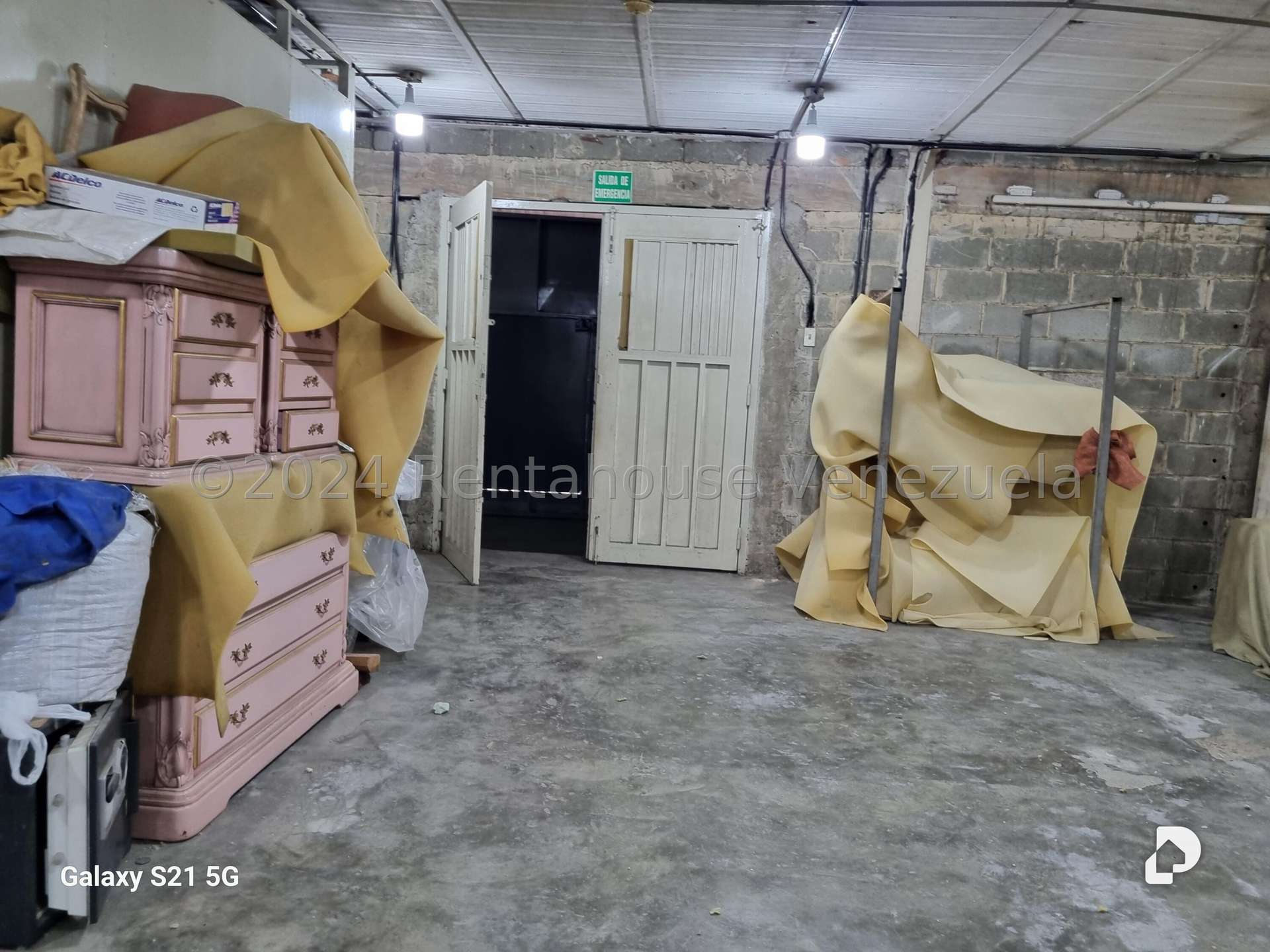 Local comercial en Los Rosales, Caracas – 14