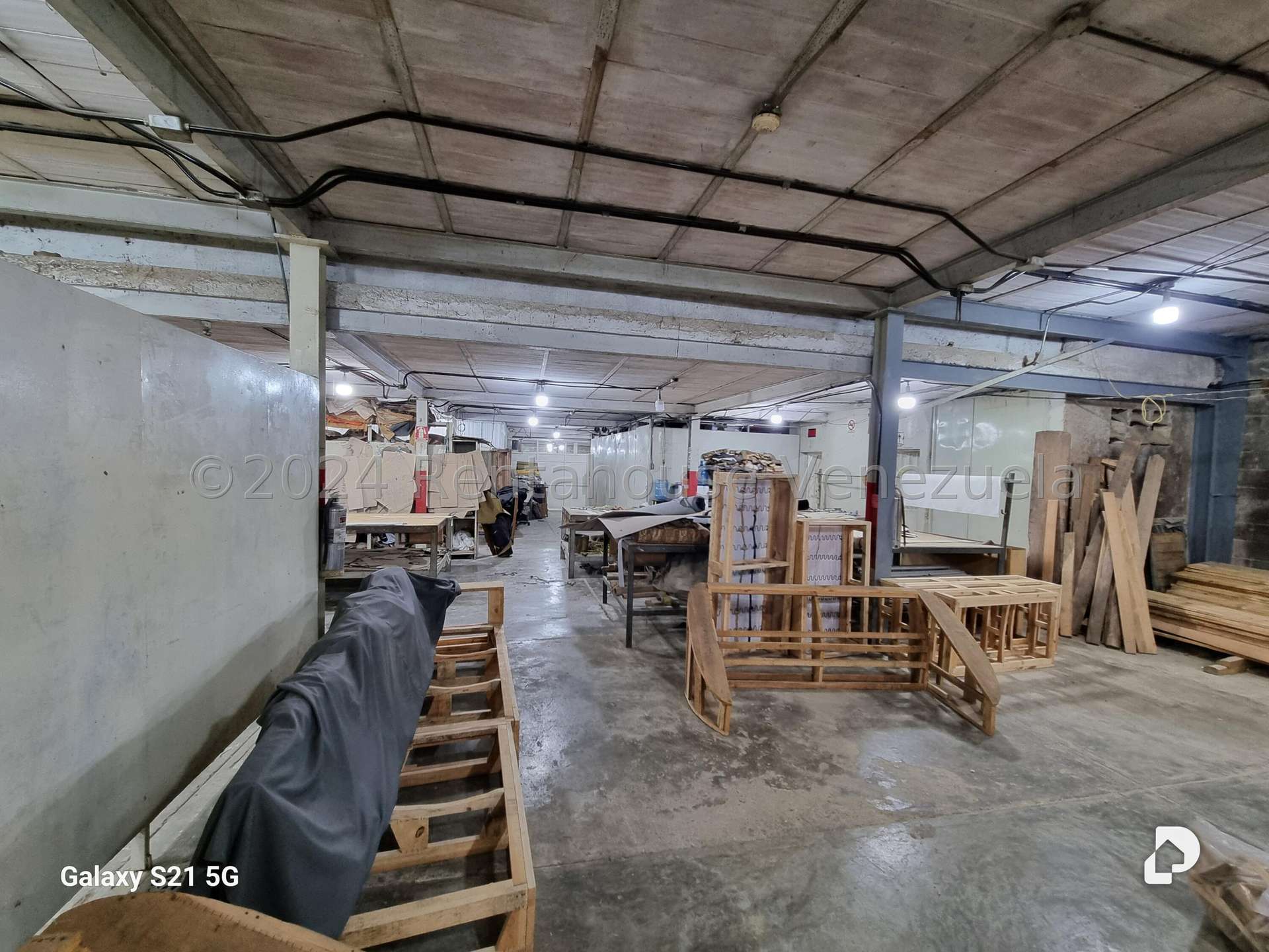 Local comercial en Los Rosales, Caracas – 26