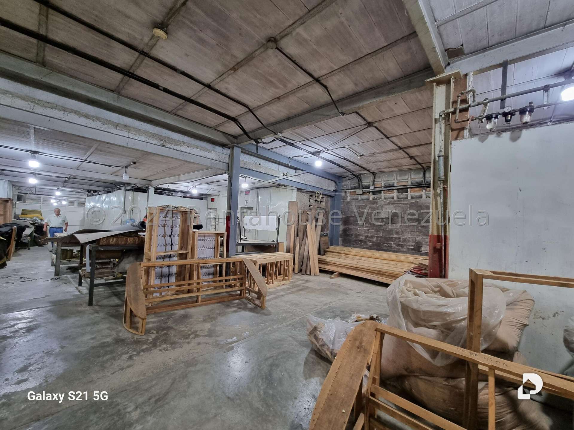 Local comercial en Los Rosales, Caracas – 29