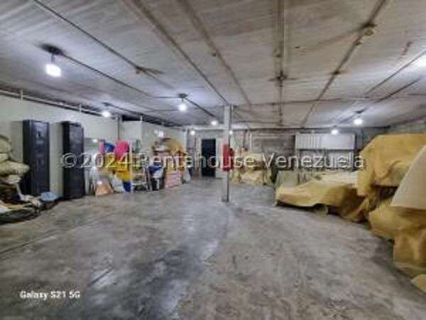 Local comercial en Los Rosales, Caracas - 1