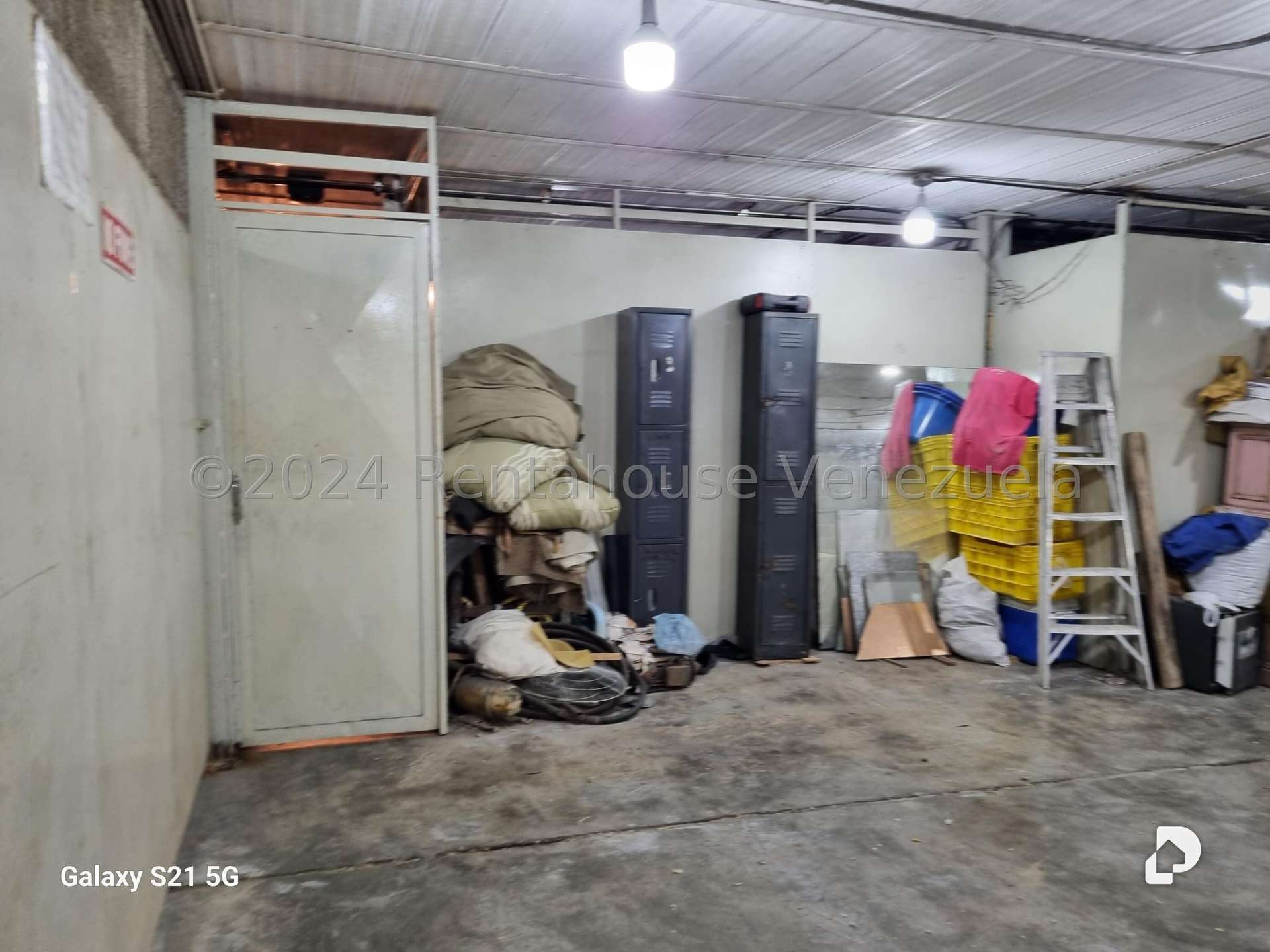Local comercial en Los Rosales, Caracas – 16