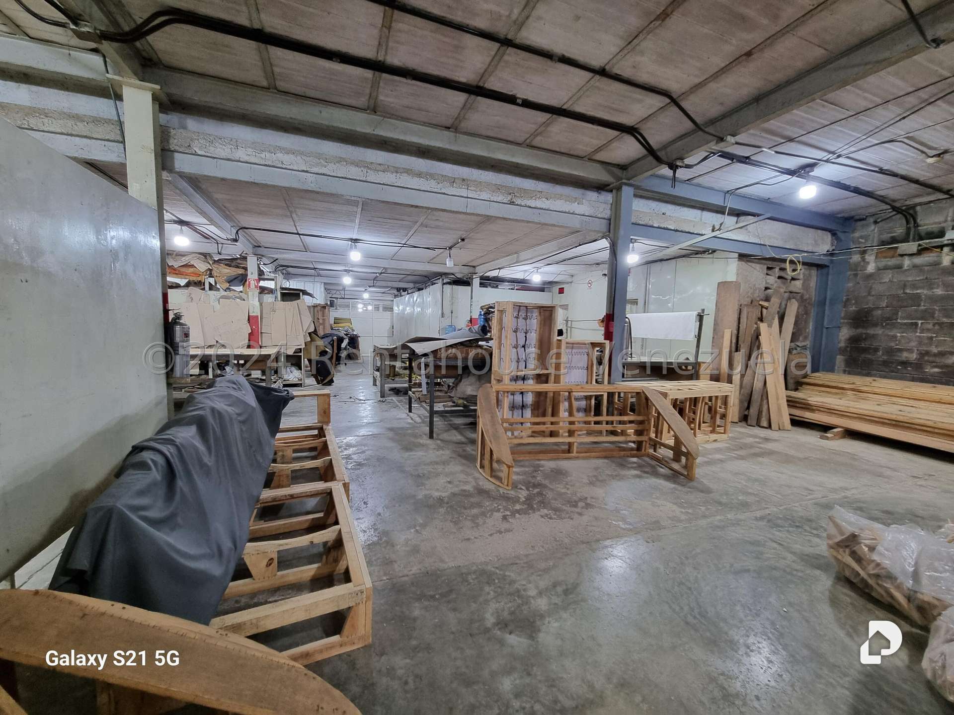 Local comercial en Los Rosales, Caracas – 27