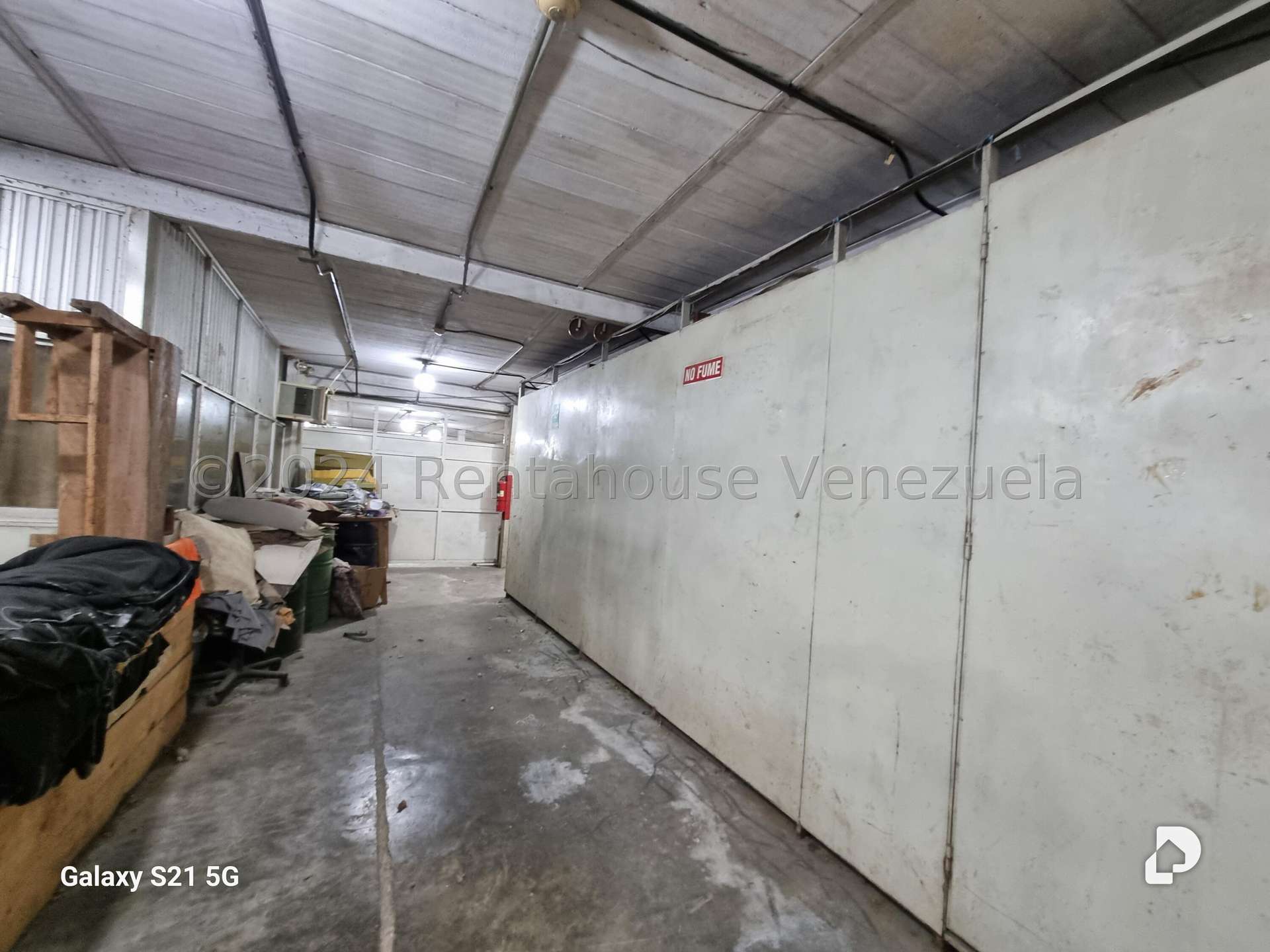 Local comercial en Los Rosales, Caracas – 24