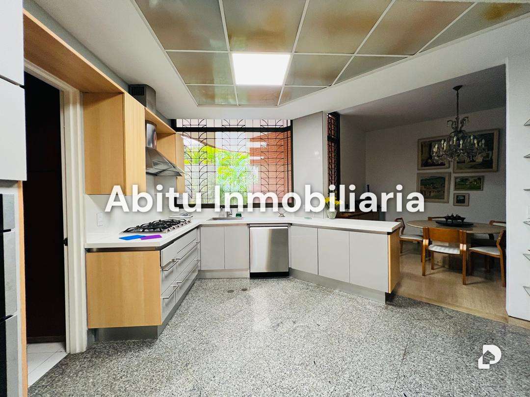 Apartamento en Altamira, Caracas – 11