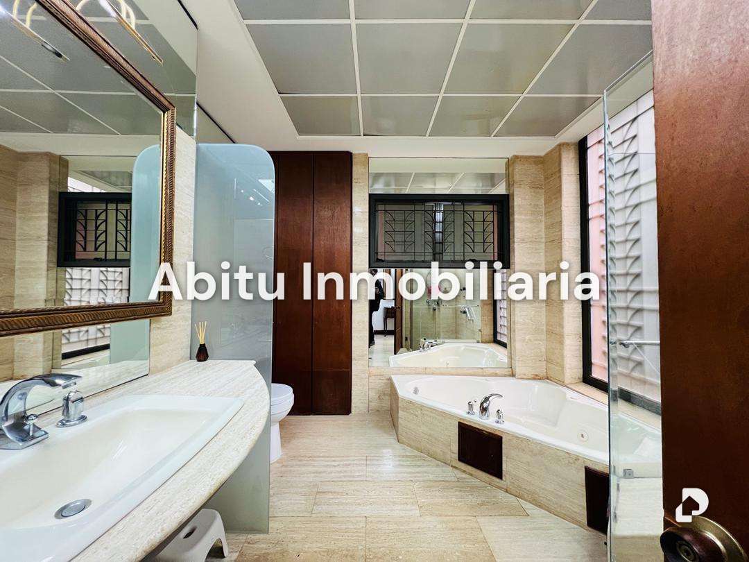 Apartamento en Altamira, Caracas – 23