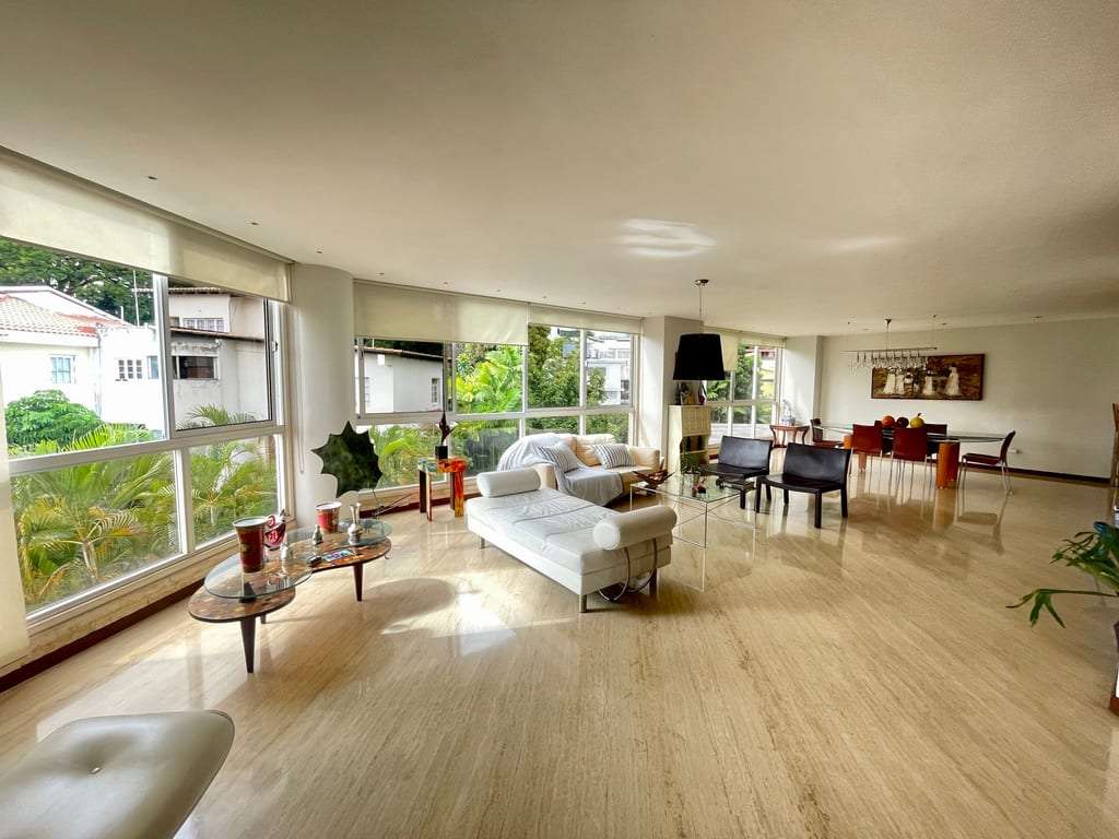 Apartamento en Los Palos Grandes, Caracas - 1