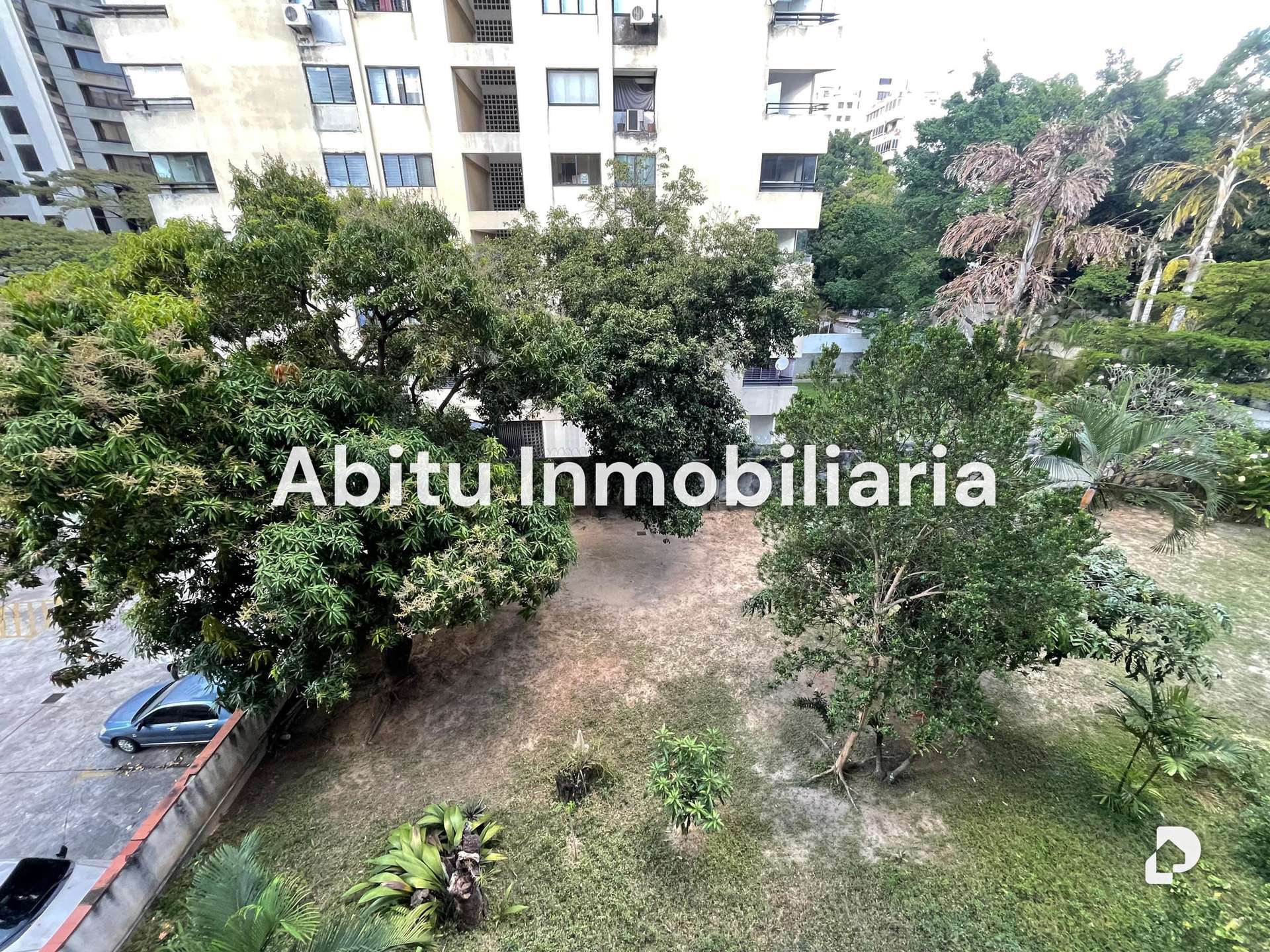 Edificio en La Florida, Caracas – 5