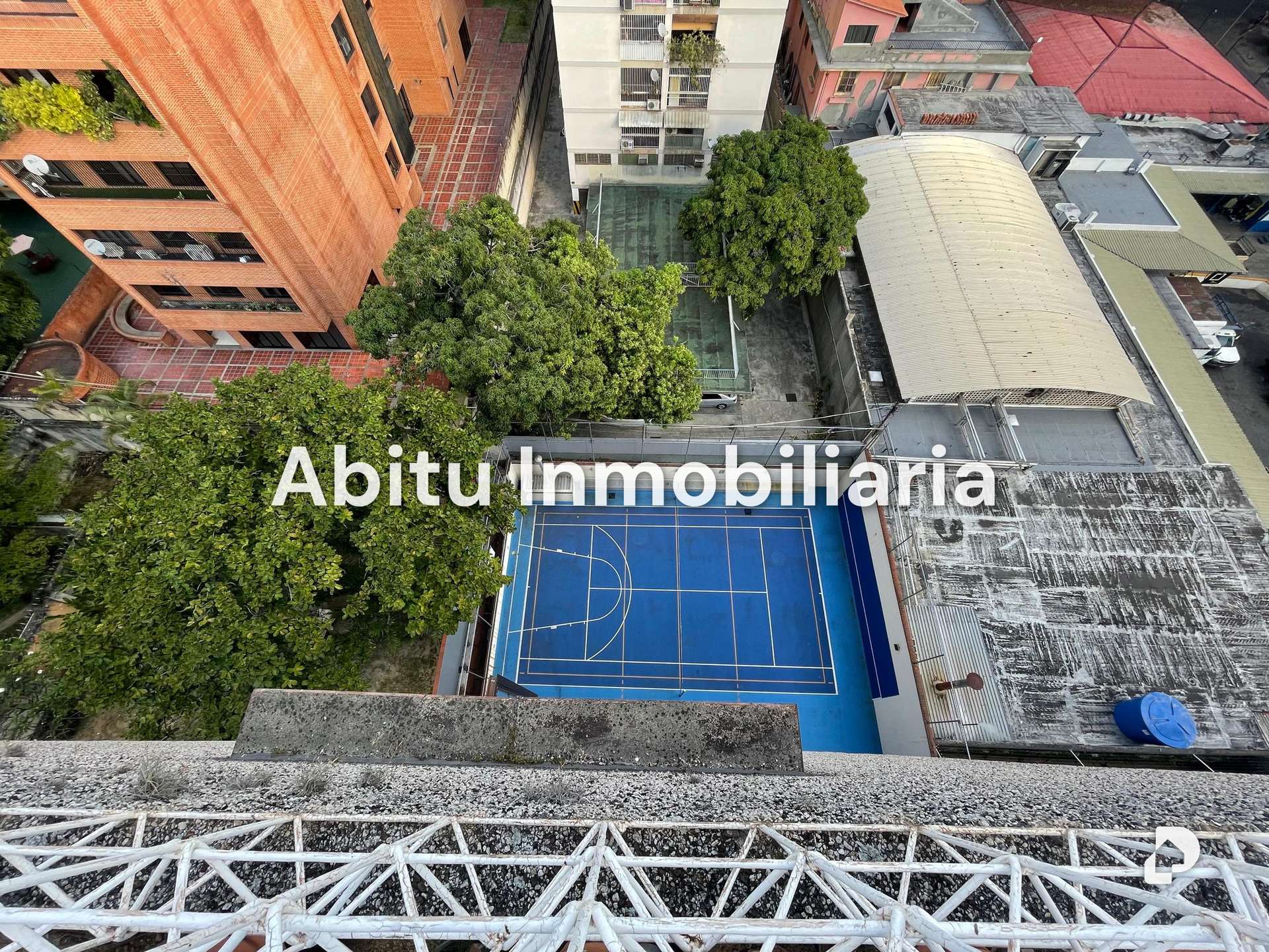 Edificio en La Florida, Caracas – 4