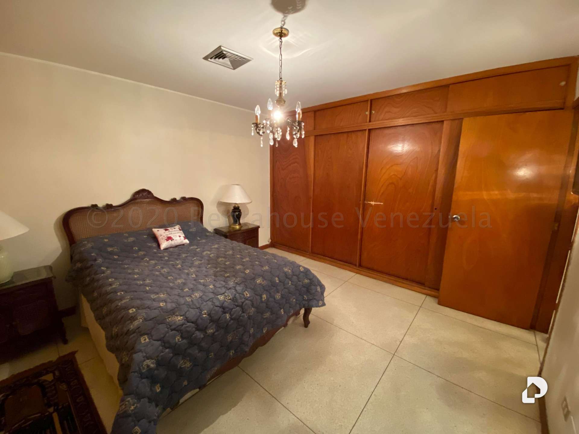 Casa en Colinas de Bello Monte, Caracas – 24