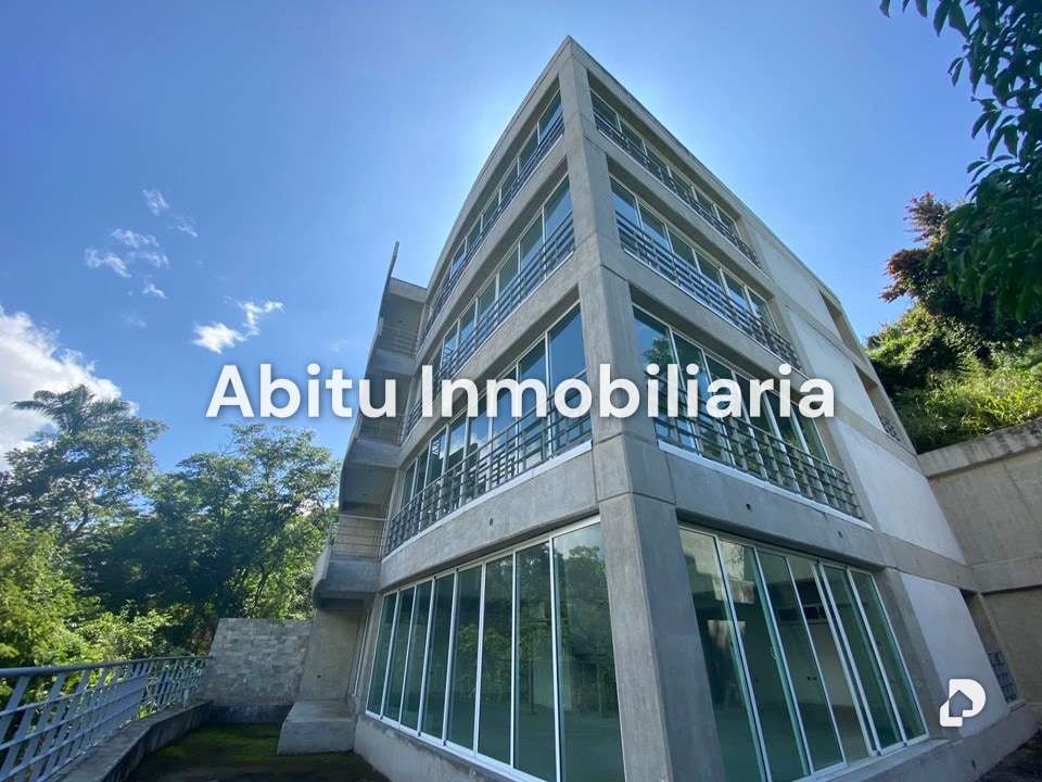 Edificio en Chuao, Caracas – 1