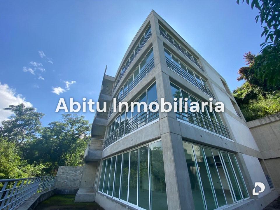 Edificio en Chuao, Caracas – 1