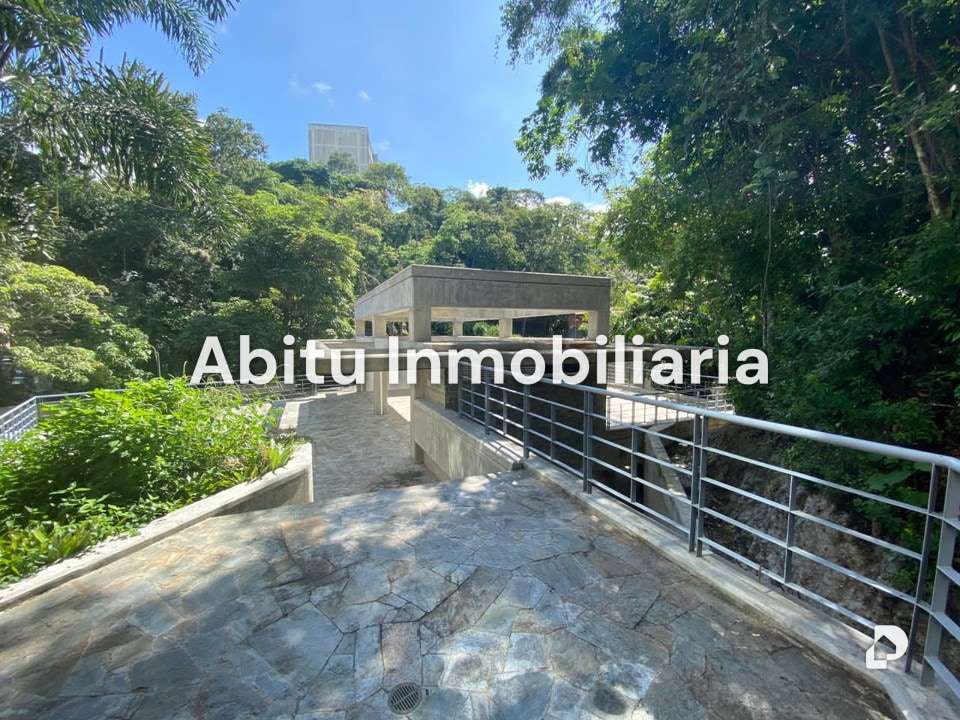 Edificio en Chuao, Caracas – 13