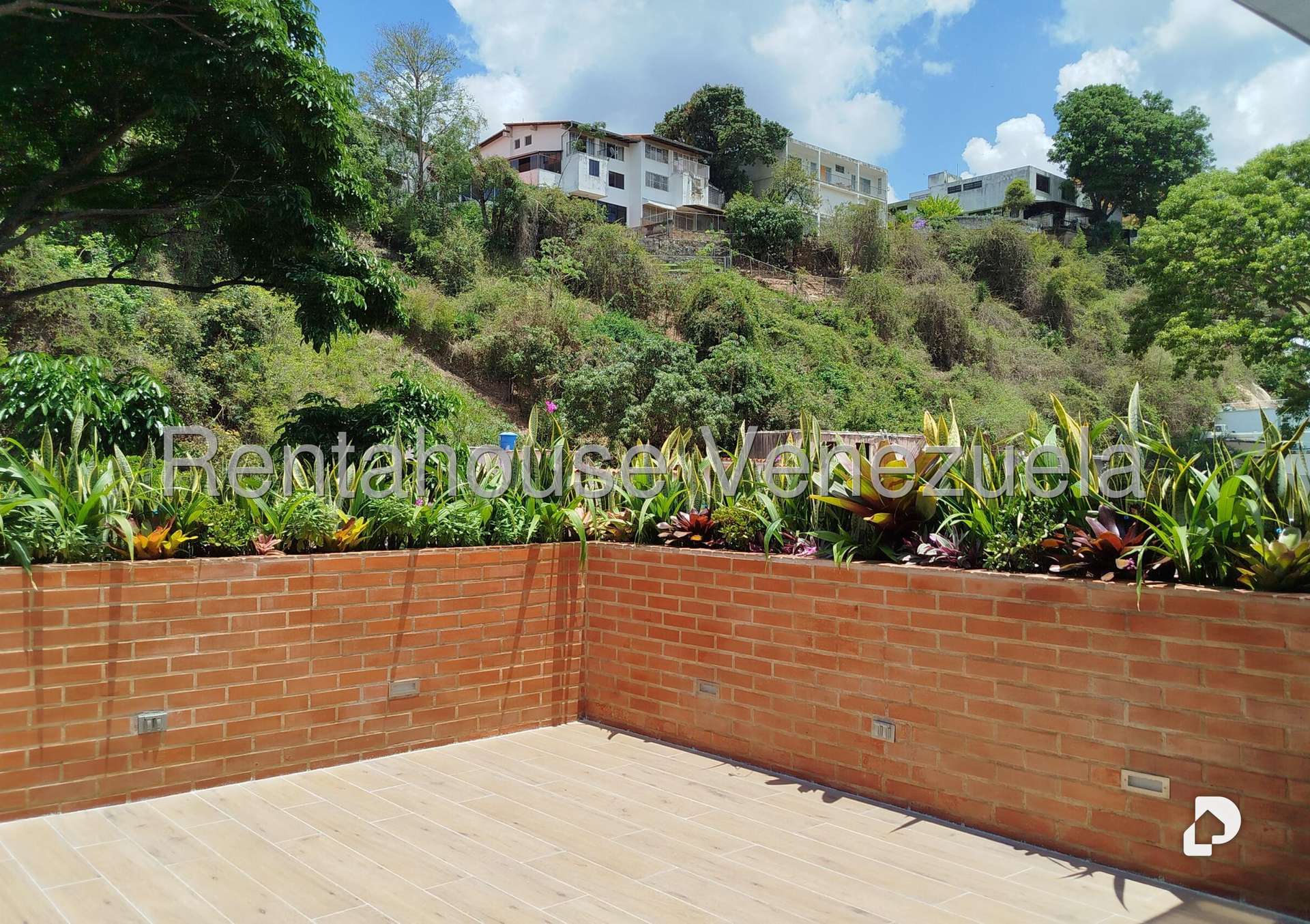 Casa en Colinas de Bello Monte, Caracas – 76