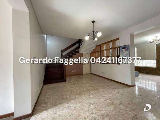 Casa en Urb. Miranda, Caracas – 15