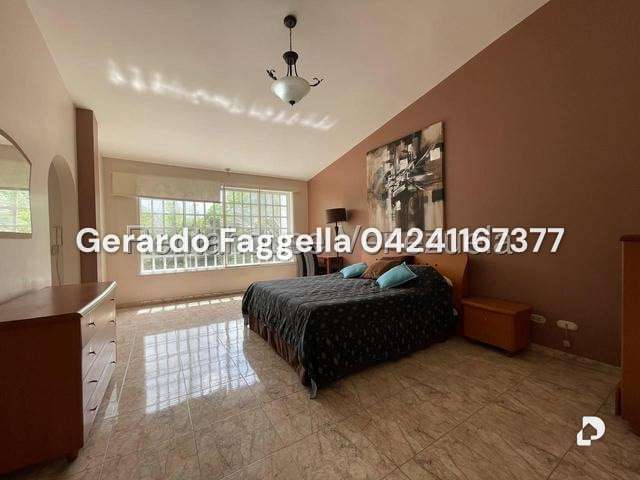 Casa en Urb. Miranda, Caracas – 16