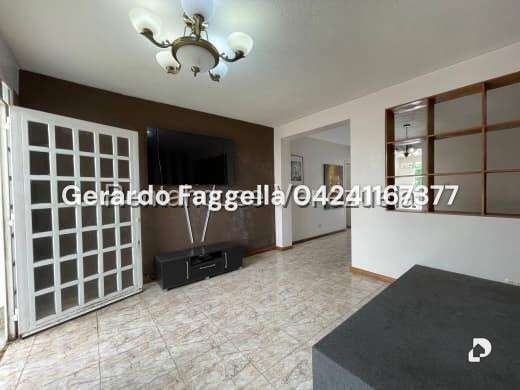Casa en Urb. Miranda, Caracas – 12