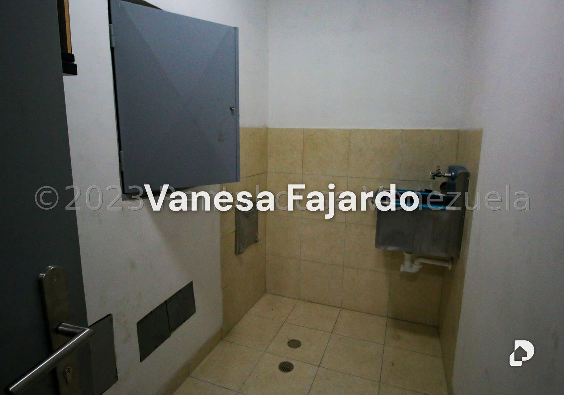 Oficina en Las Mercedes, Caracas – 12