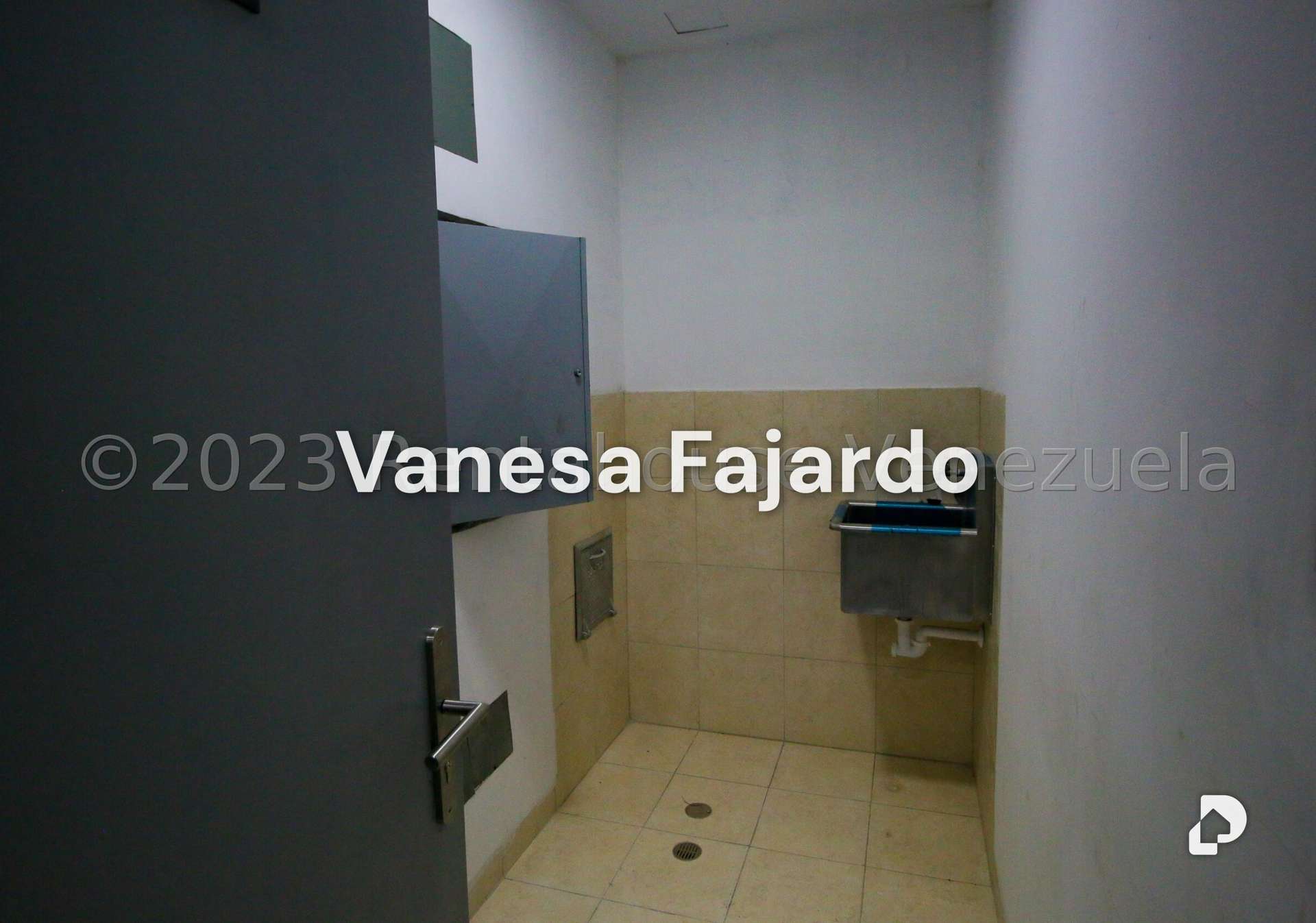 Oficina en Las Mercedes, Caracas – 11