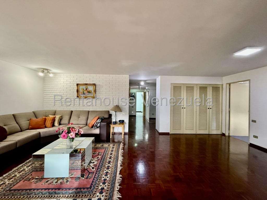 Apartamento en San Román, Caracas