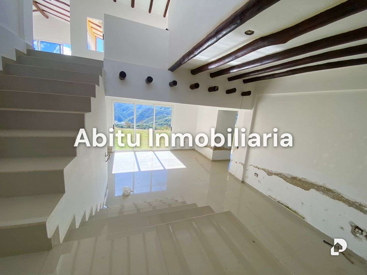 Casa en La Lagunita, Caracas – 17