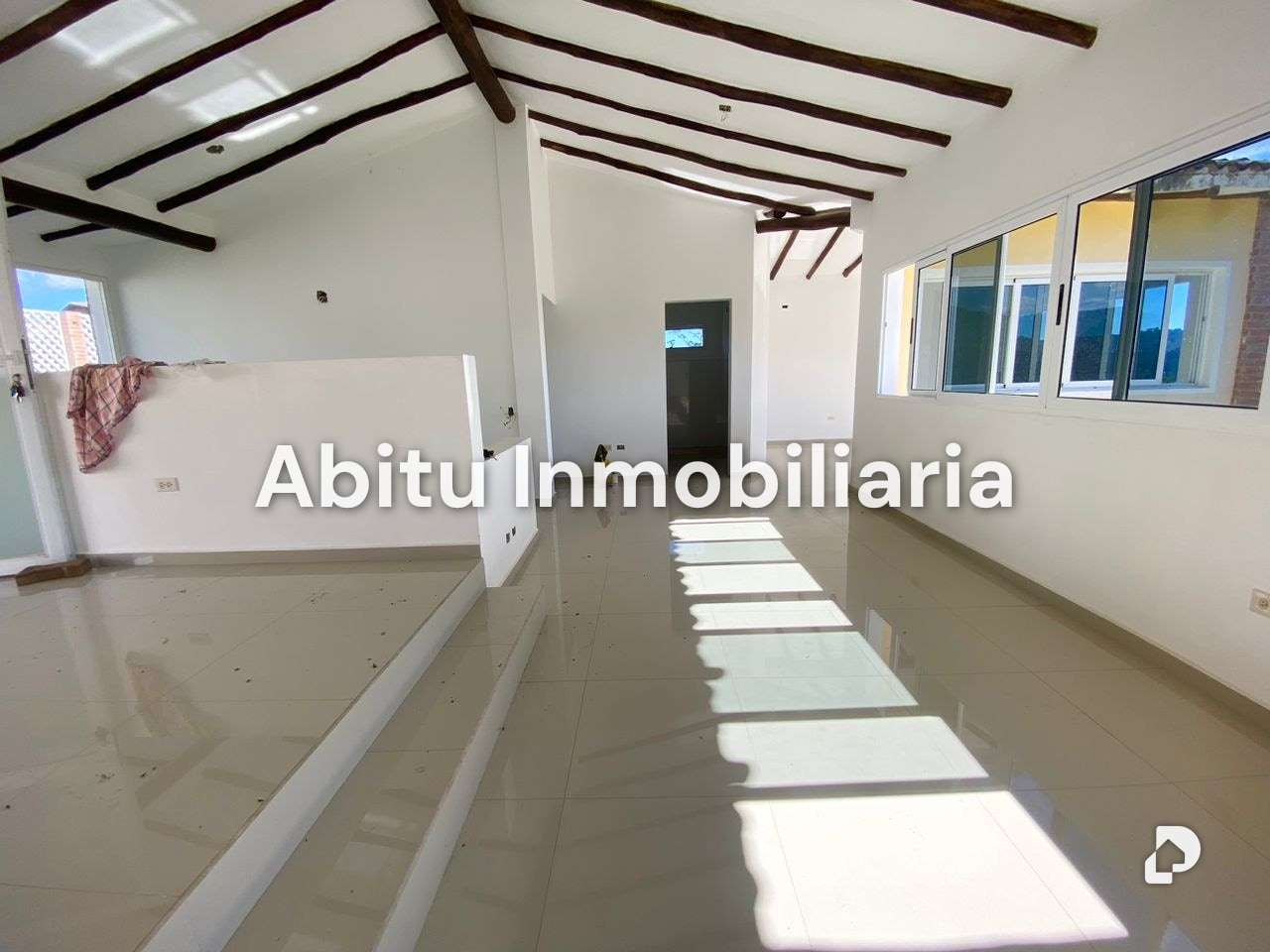 Casa en La Lagunita, Caracas – 8
