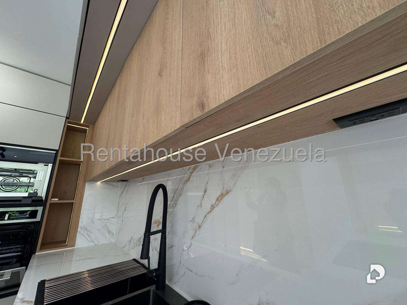 Apartment in Santa Fe Norte, Caracas – 63