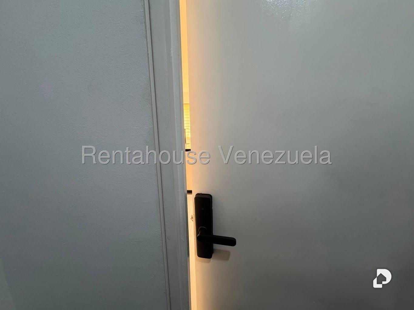 Apartment in Santa Fe Norte, Caracas – 4