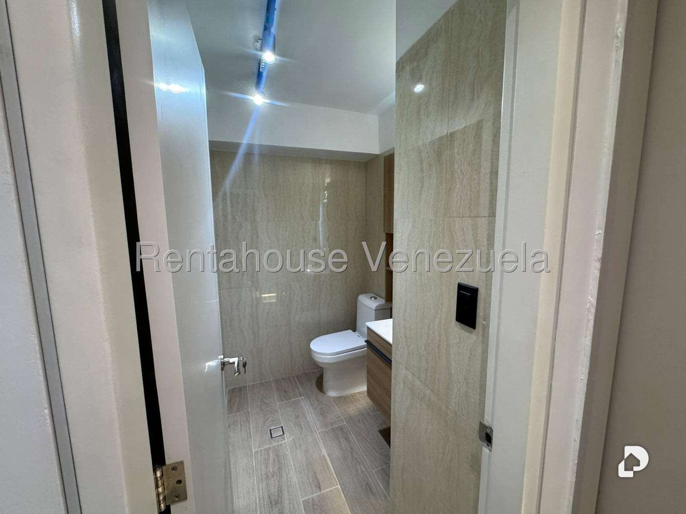 Apartment in Santa Fe Norte, Caracas – 36