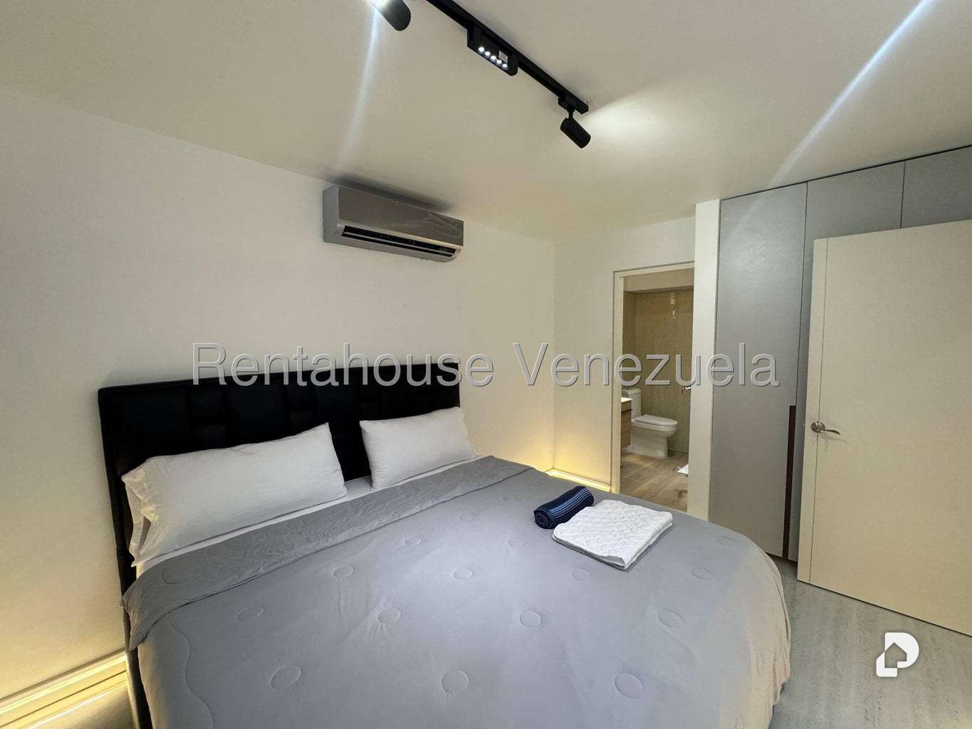 Apartment in Santa Fe Norte, Caracas – 42