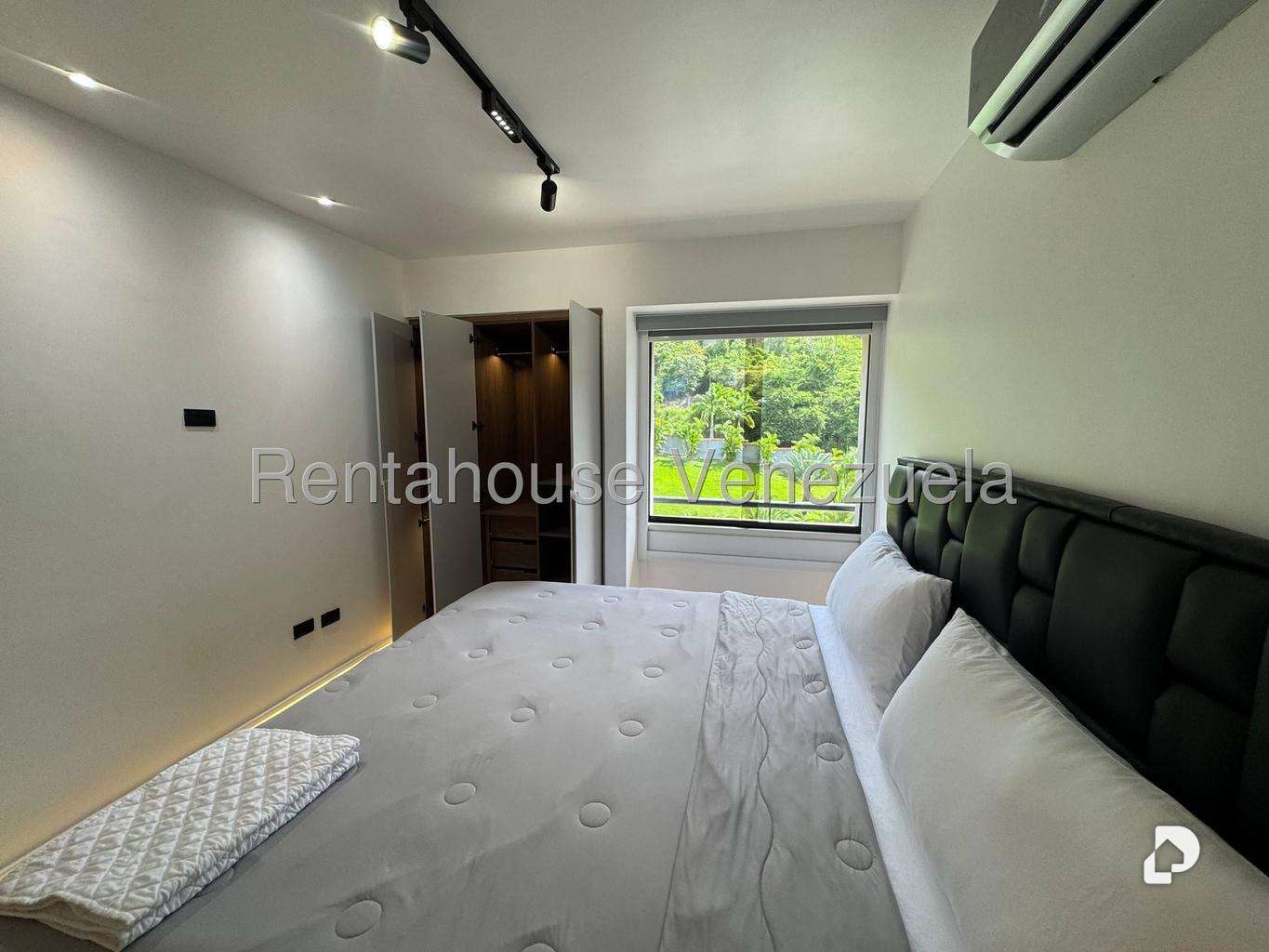 Apartment in Santa Fe Norte, Caracas – 54