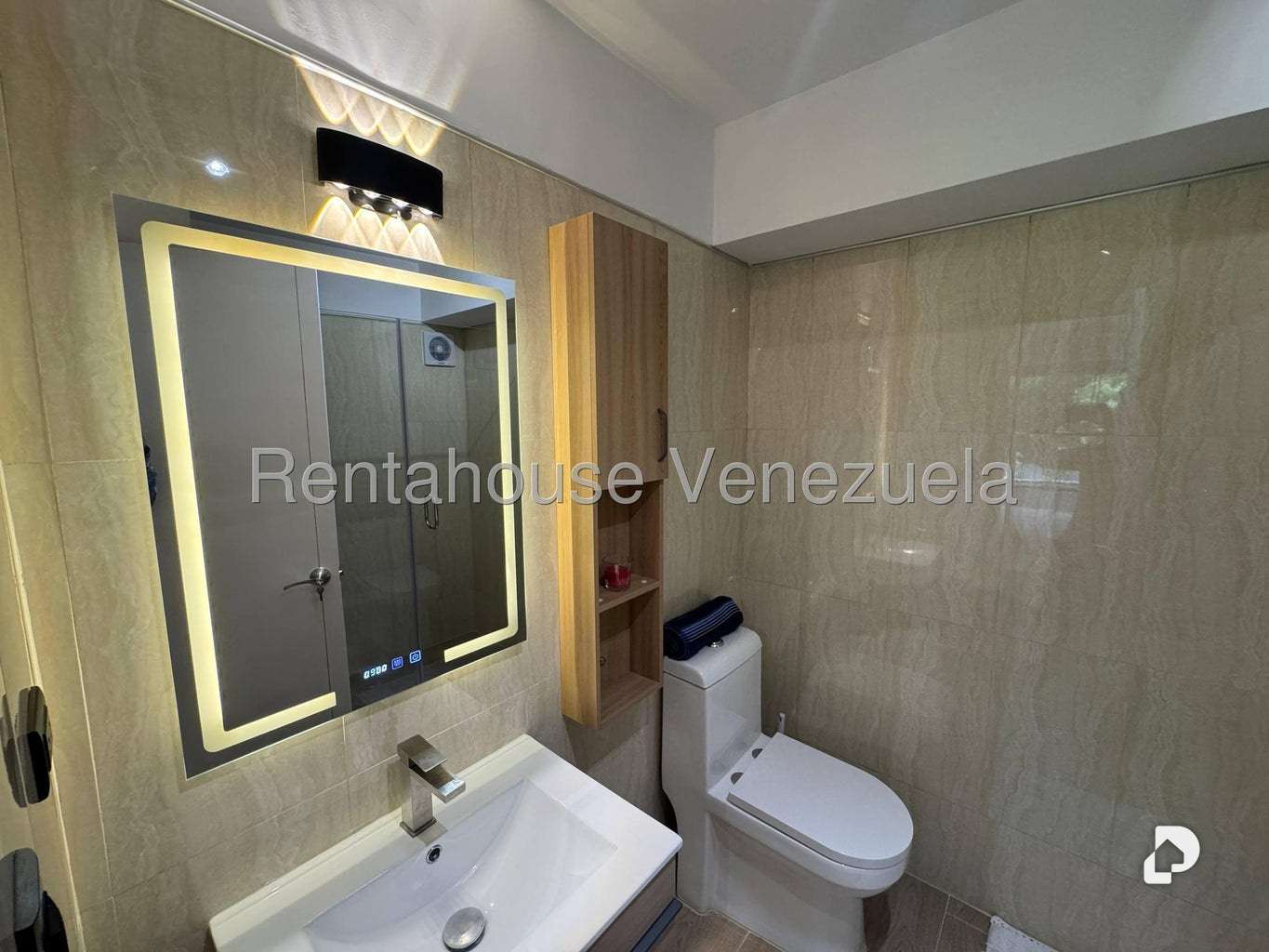 Apartment in Santa Fe Norte, Caracas – 57