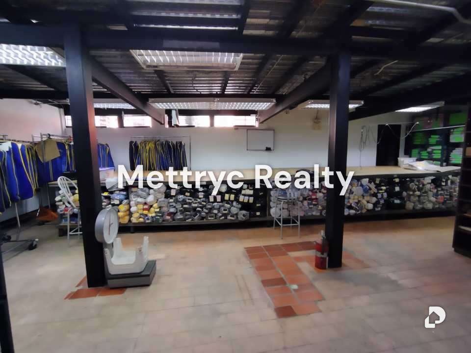 Local comercial en Av. Baralt, Caracas – 6