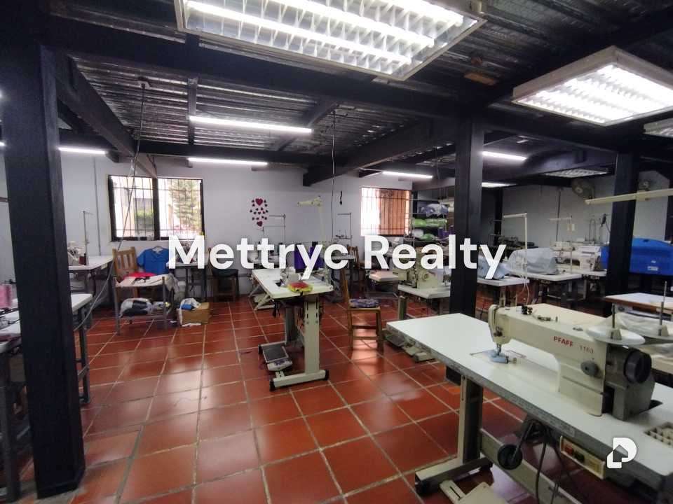 Local comercial en Av. Baralt, Caracas – 15