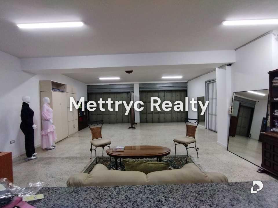 Local comercial en Av. Baralt, Caracas – 1