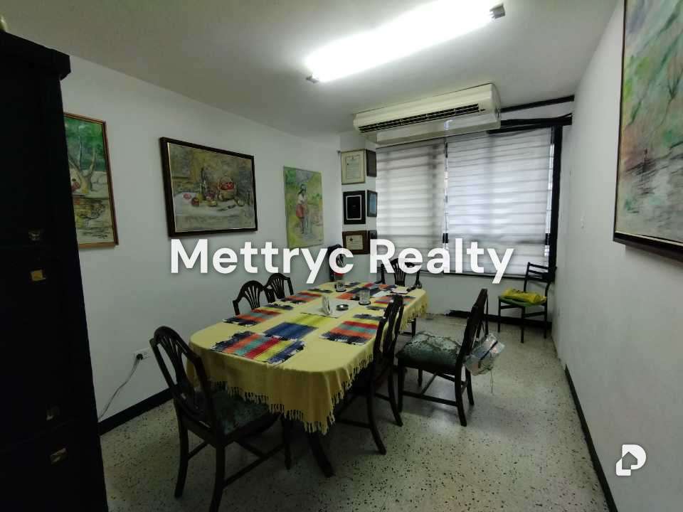 Local comercial en Av. Baralt, Caracas – 8