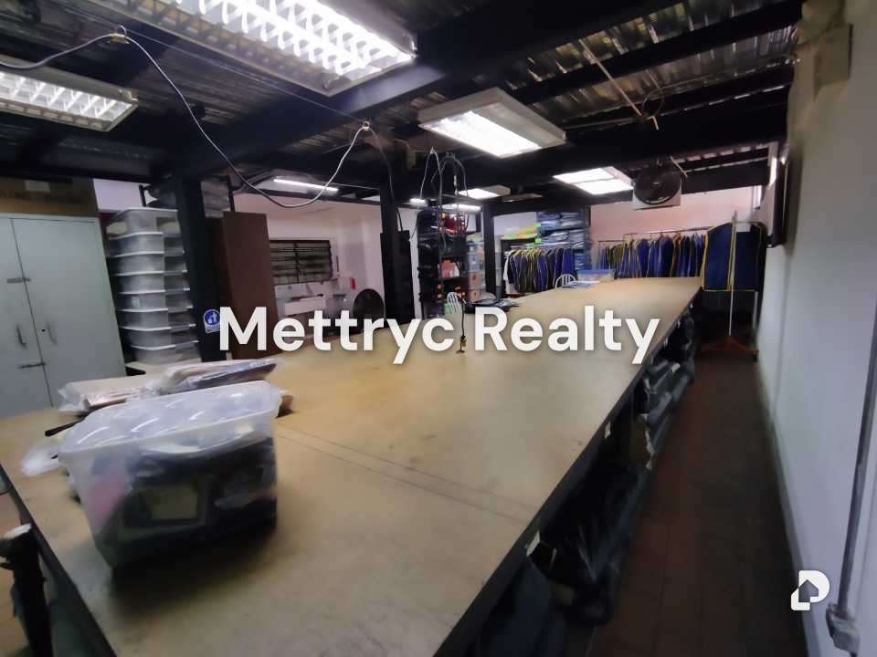 Local comercial en Av. Baralt, Caracas – 5