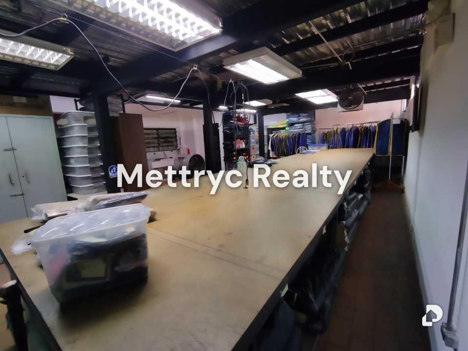 Local comercial en Av. Baralt, Caracas – 5