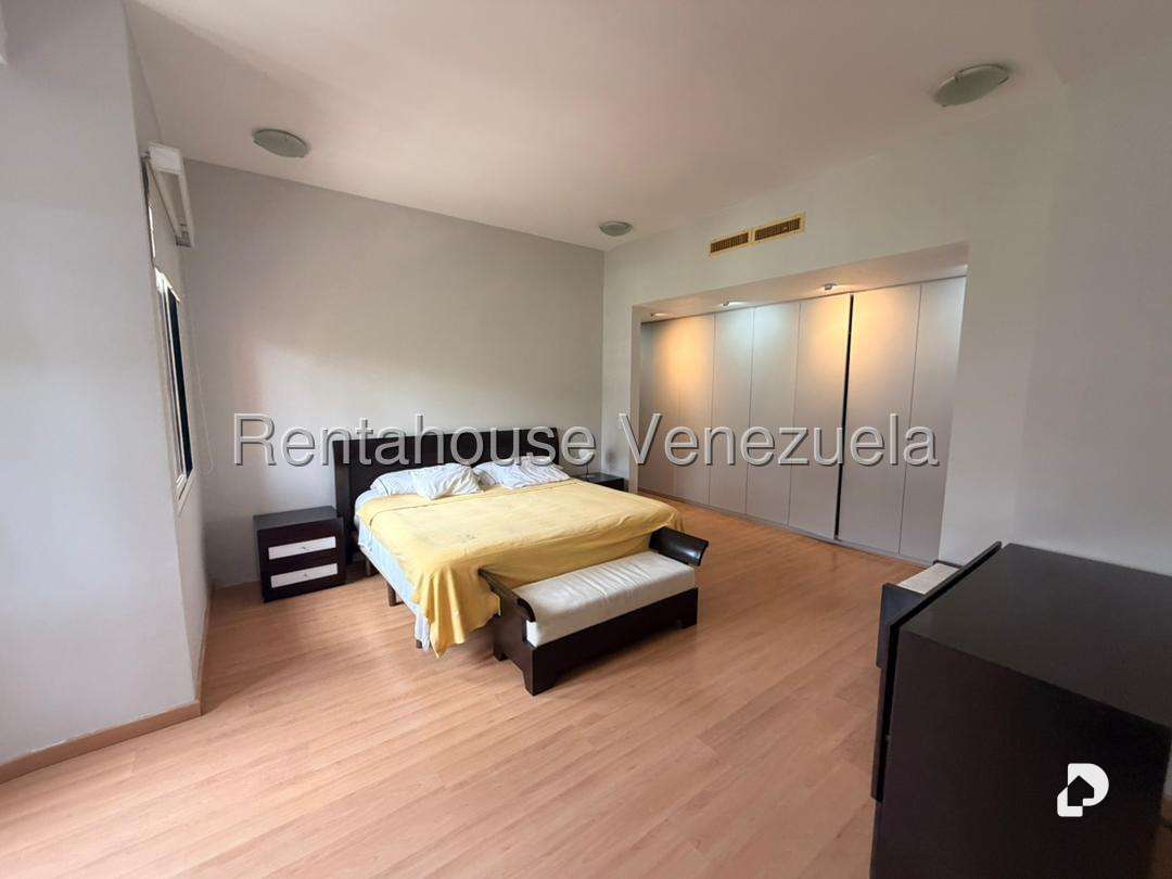 Apartamento en Los Palos Grandes, Caracas – 13