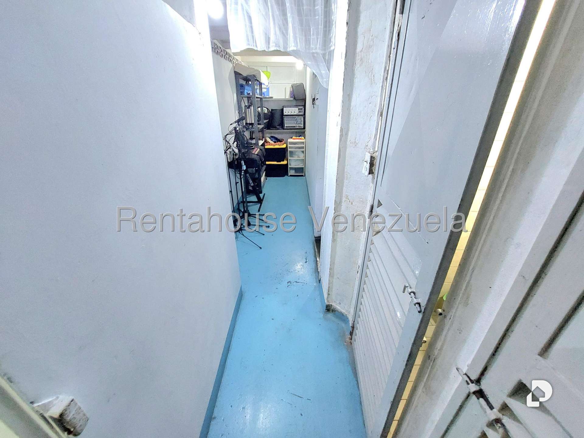 Local comercial en Bello Monte, Caracas – 19