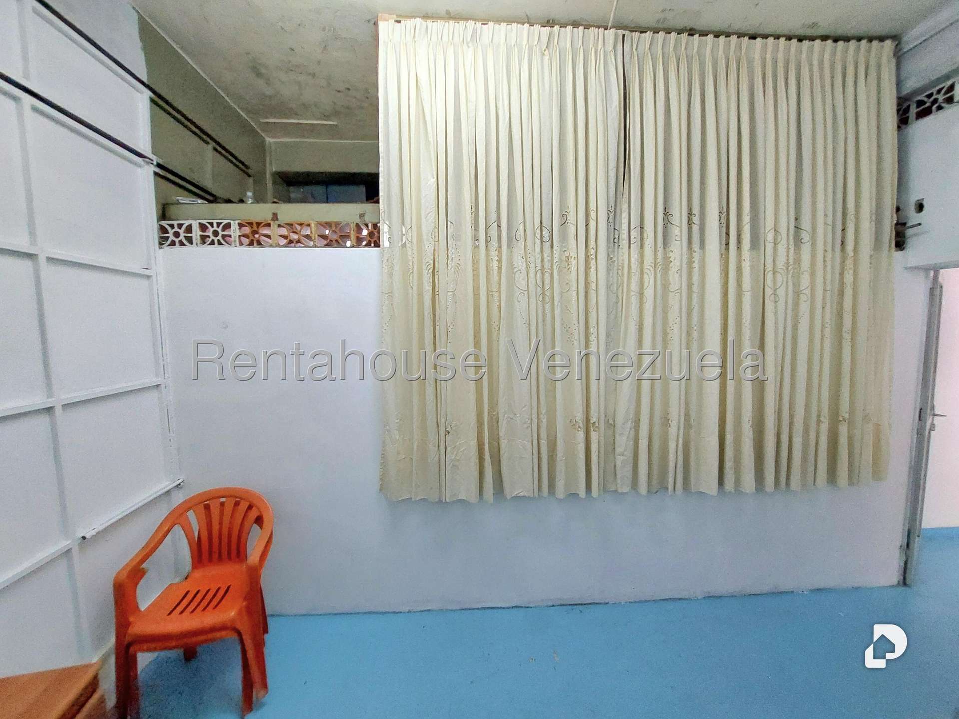 Local comercial en Bello Monte, Caracas – 29