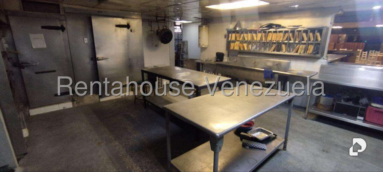 Local comercial en La Urbina, Caracas – 19