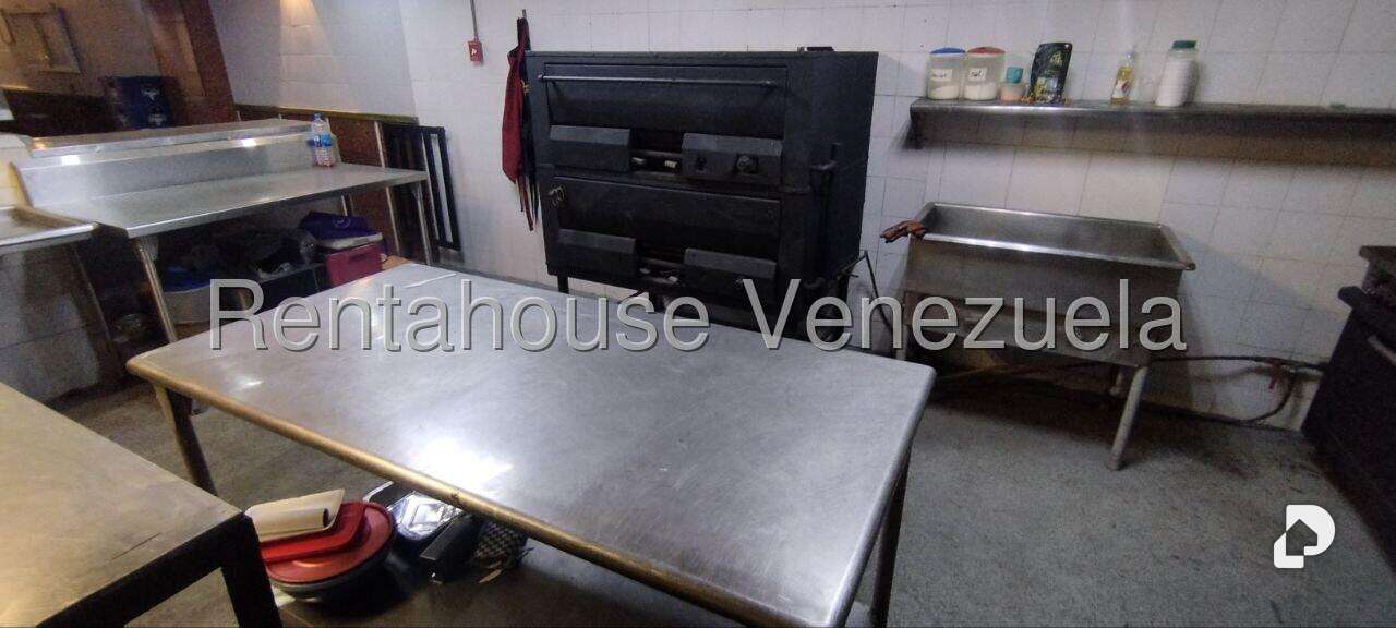 Local comercial en La Urbina, Caracas – 16